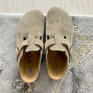 Women’s Birkenstock Boston Clog in Taupe